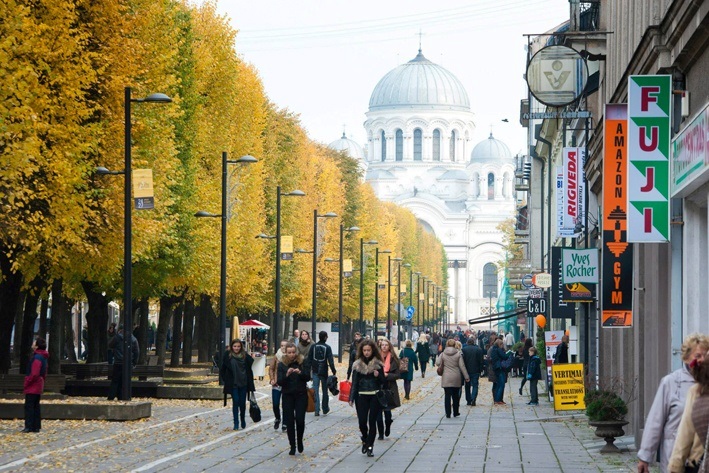 Центральна алея в Каунасі