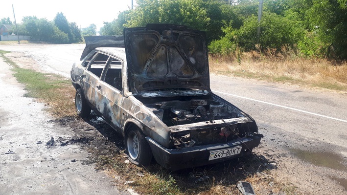 Автомобіль згорів ущент