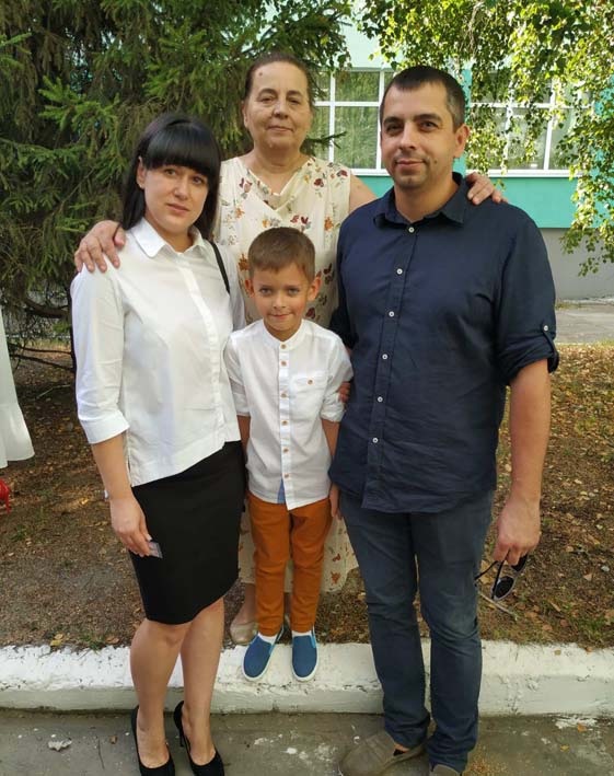 Сім’я Галушок привела сина в перший клас