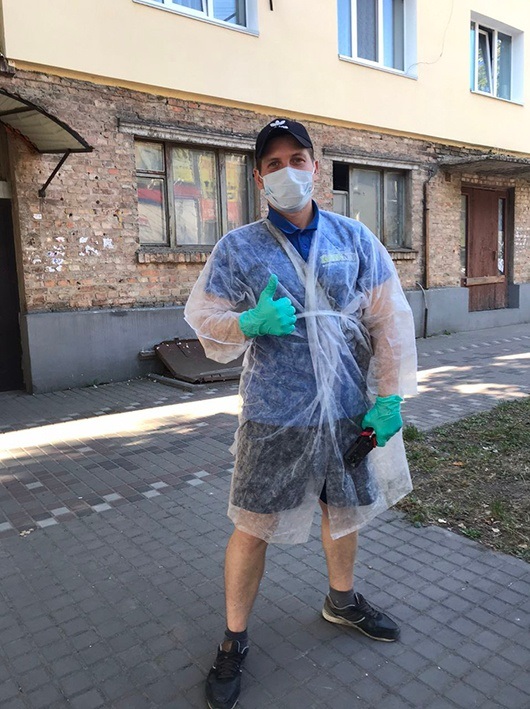 Ось так монтажники приїжджають до клієнтів після послаблення карантину