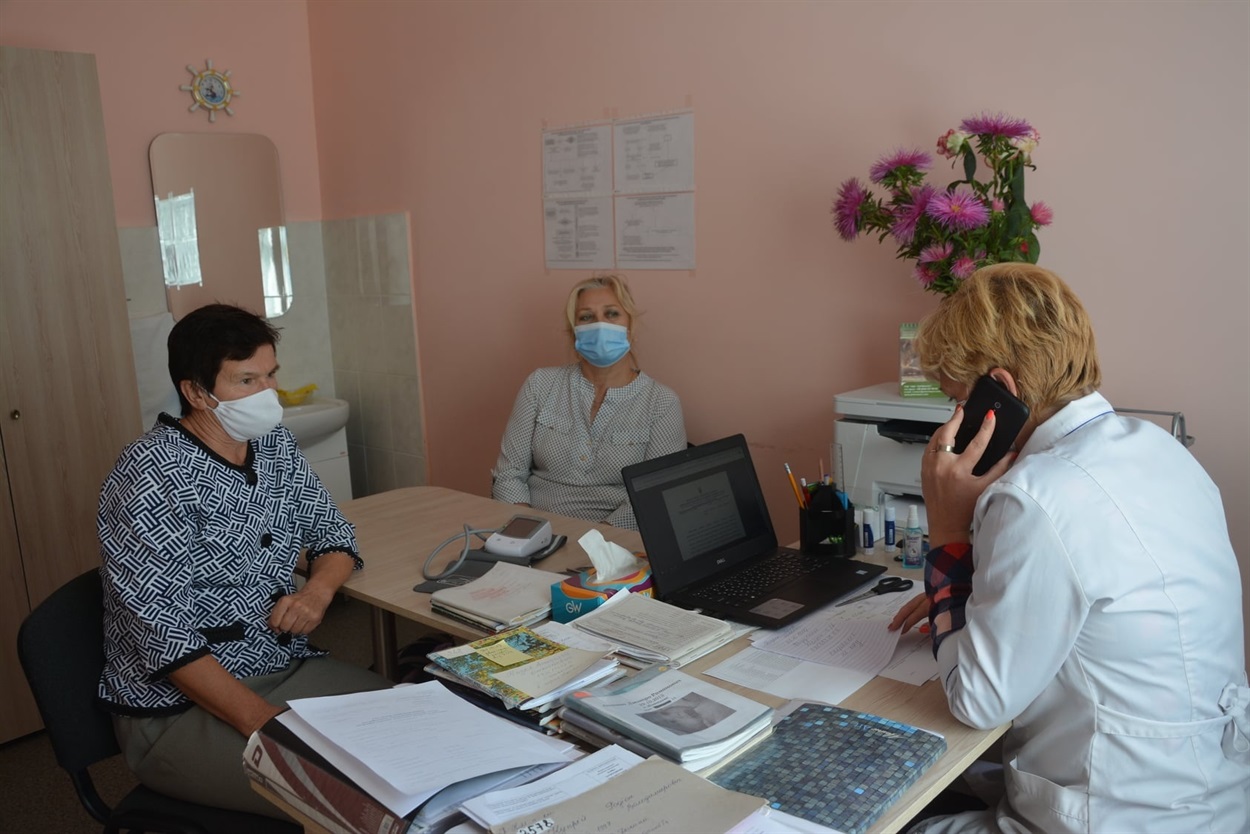 Нарада в головної лікарки громади 