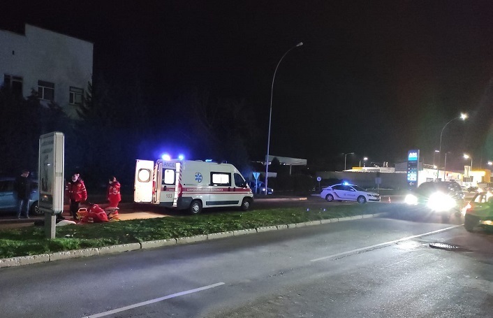 Свідки стверджують, що ДТП сталося на переході, а дівчину просто відкинуло