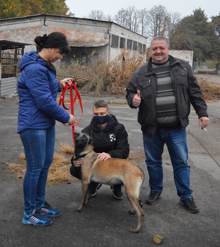 Сінді знайомиться з новою родиною
