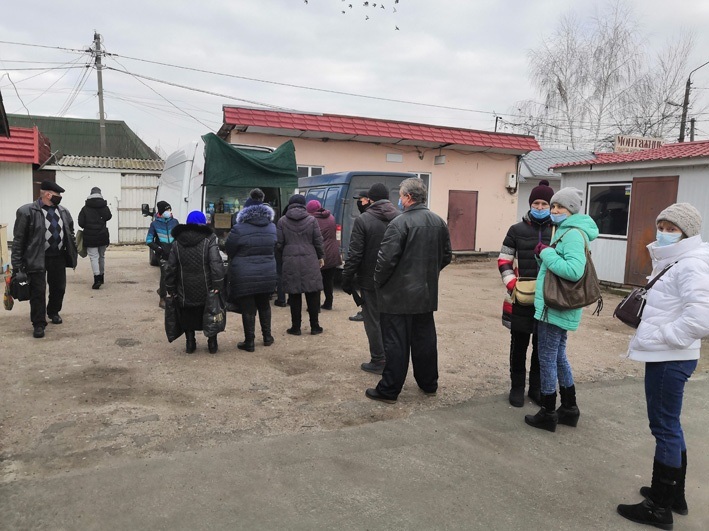 До бориспільського бусика з молочкою стояла черга 