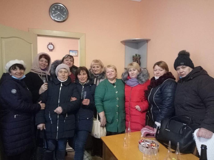 Культпрацівники району "святкують", бо отримали на руки трудові книжки