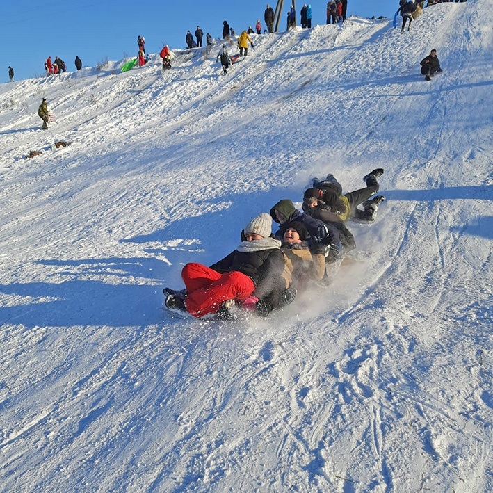 На горі біля Чирського завжди велелюдно
