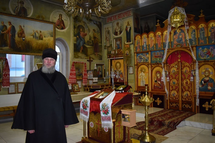 Леонід Смаглюк -- незмінний настоятель церкви у Єрковцях