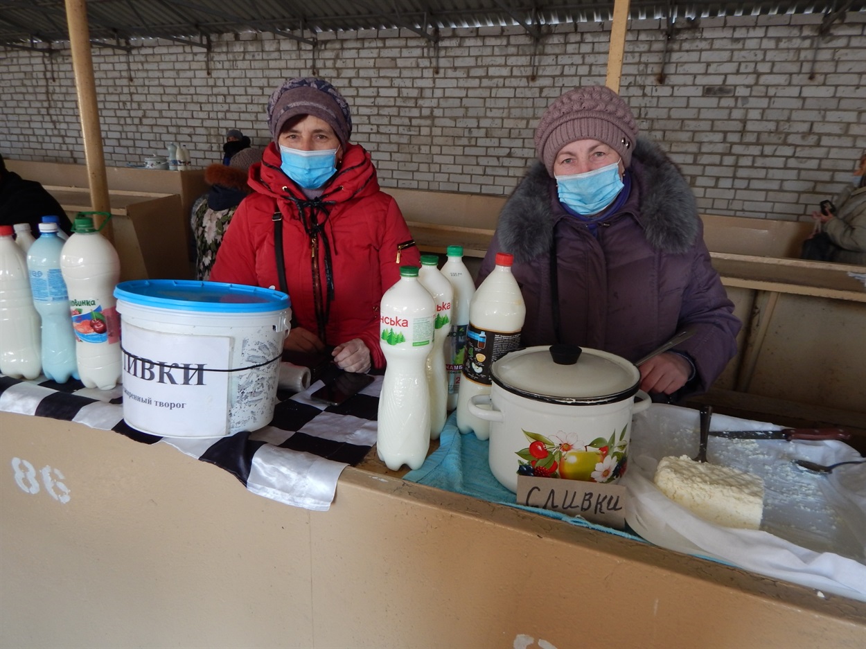 Продукції привезли багато, а покупців обмаль