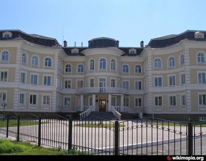 Будівля податкової інспекції -- одна з найкрасивіших  у Переяславі  