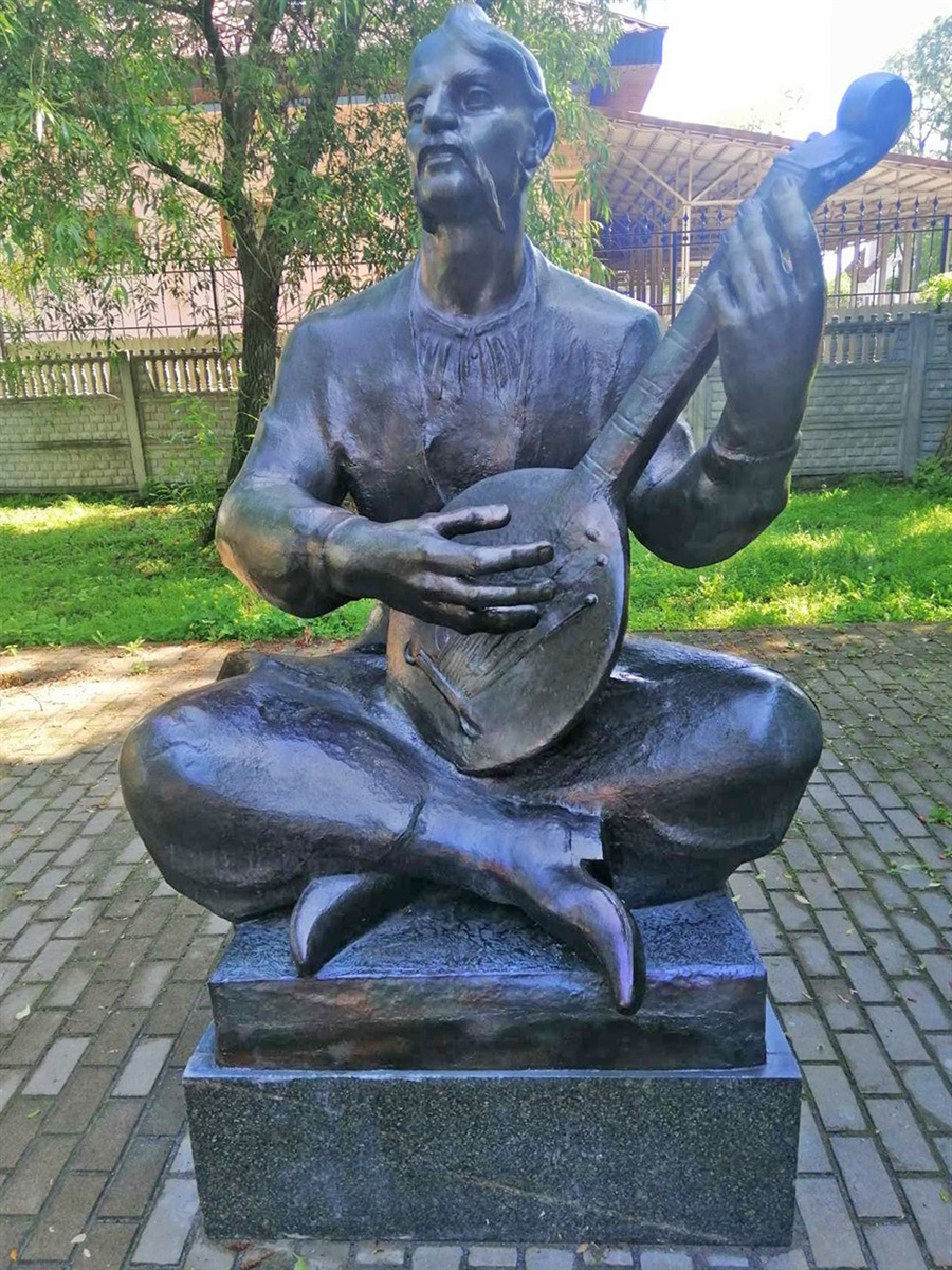 Скульптура відремонтована