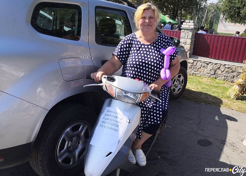 Голова ГО "Кіт у чоботях" Тетяна Зайцева на святі проводила акцію "Візьми котика"