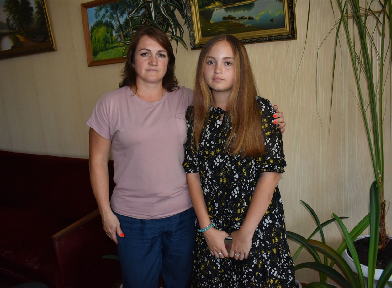 Наталія Осіпова зі своєю донькою Анелією в редакції «Вісника»