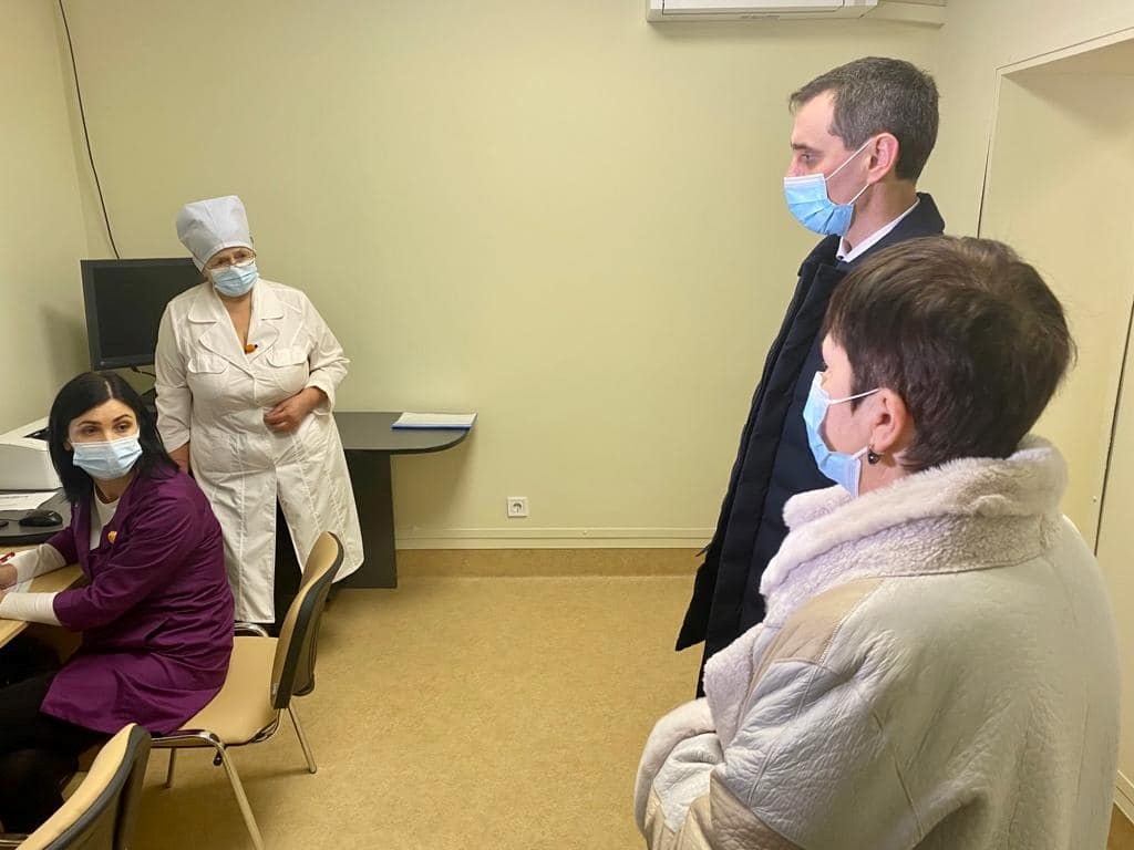 Міністр запевнив, що виплати найближчим часом надійдуть на рахунки медпрацівників