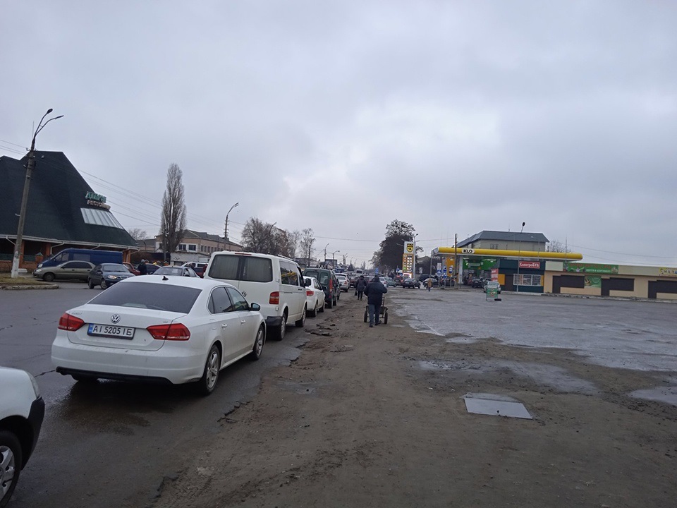 Черга до АЗС у Переяславі