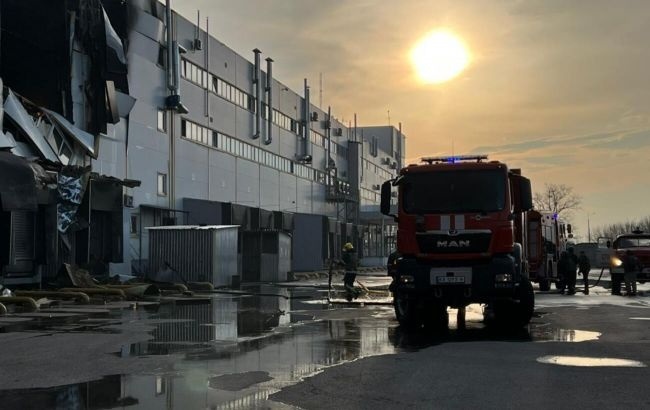 У Броварському районі через ворожий снаряд загорівся склад