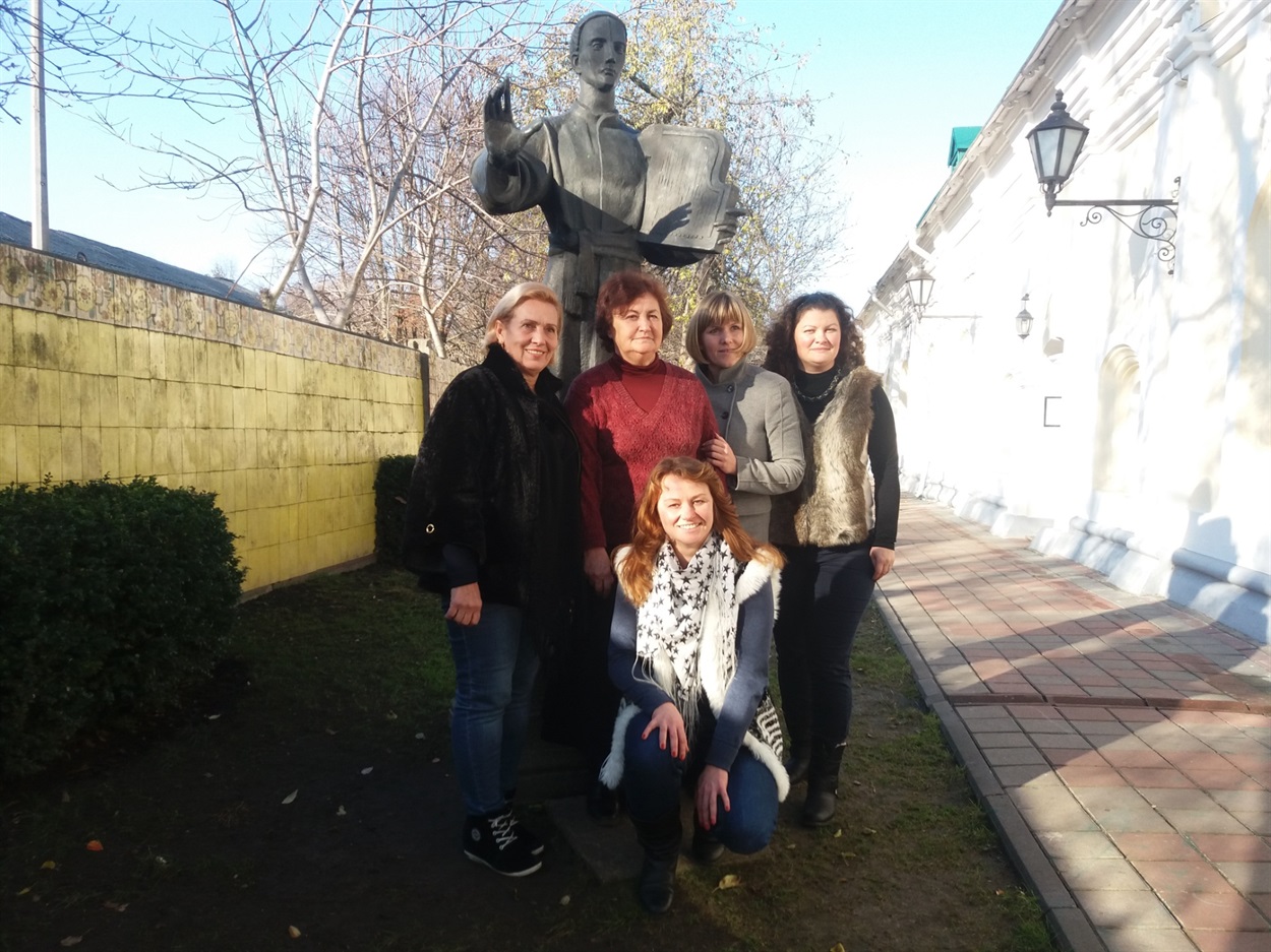 З колегами у переяславському музеї філософа 