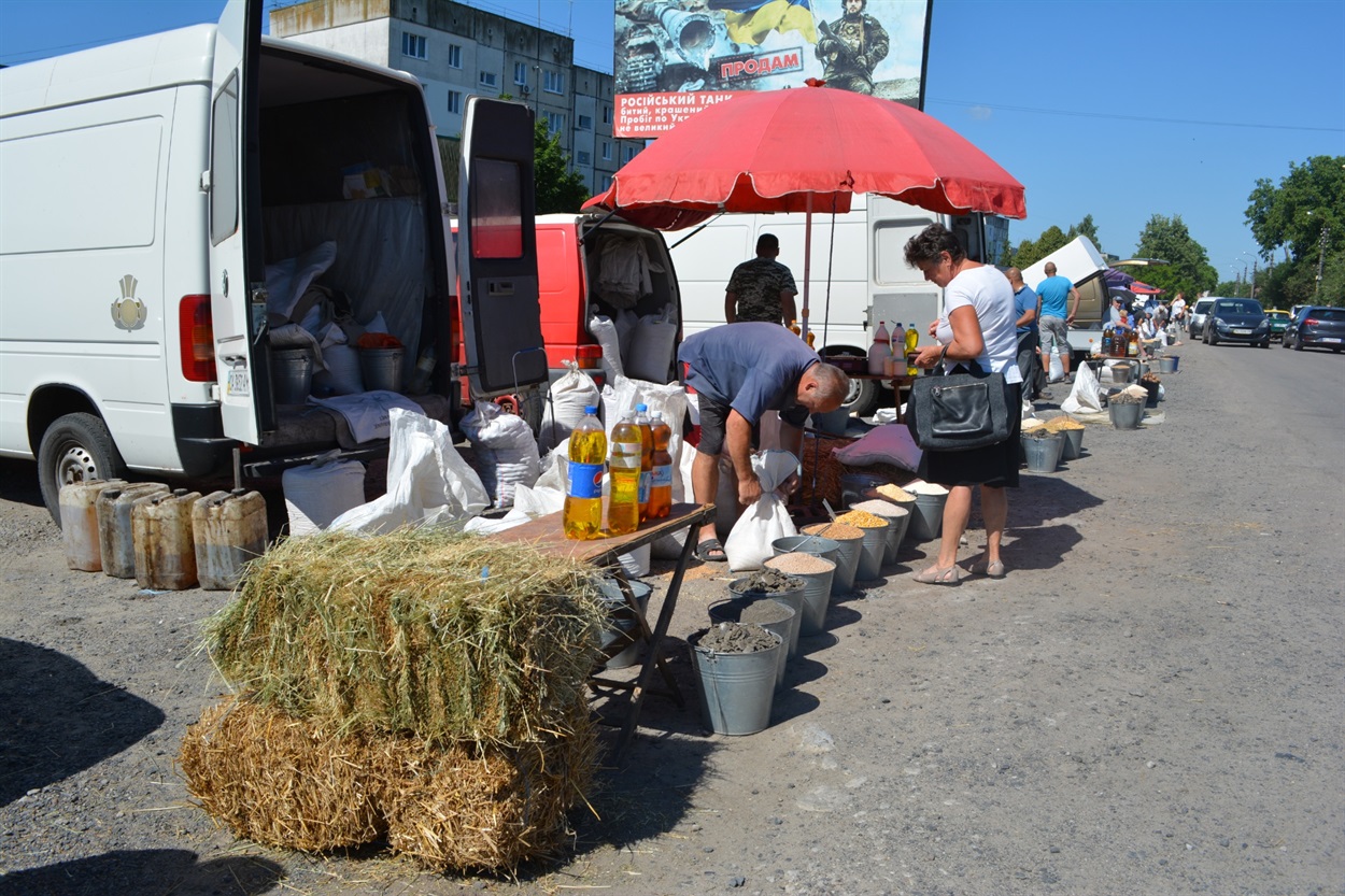 Свіжескошене сіно. Вартість одного тюка 70 грн