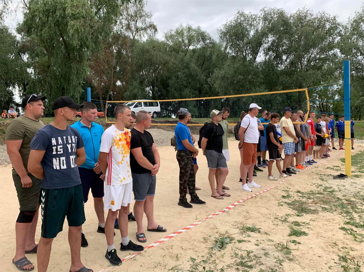 Учасники волейбольного турніру 