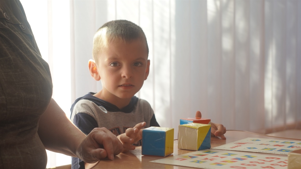 Заняття з найменшими вихованцями проводяться в ігровій формі