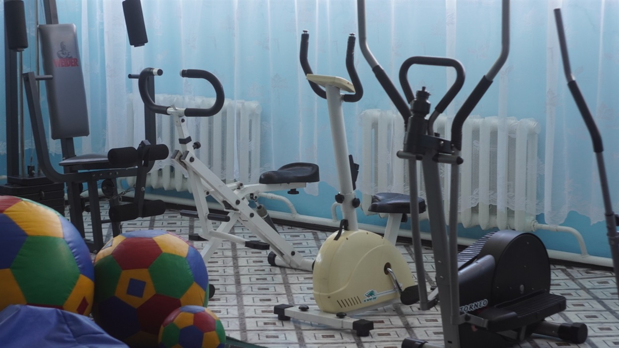 Тренажери у спортивному залі