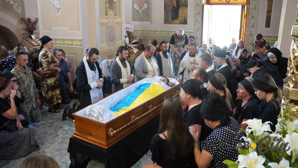 Відспівали загиблого воїна в храмі Воскресіння Христового 