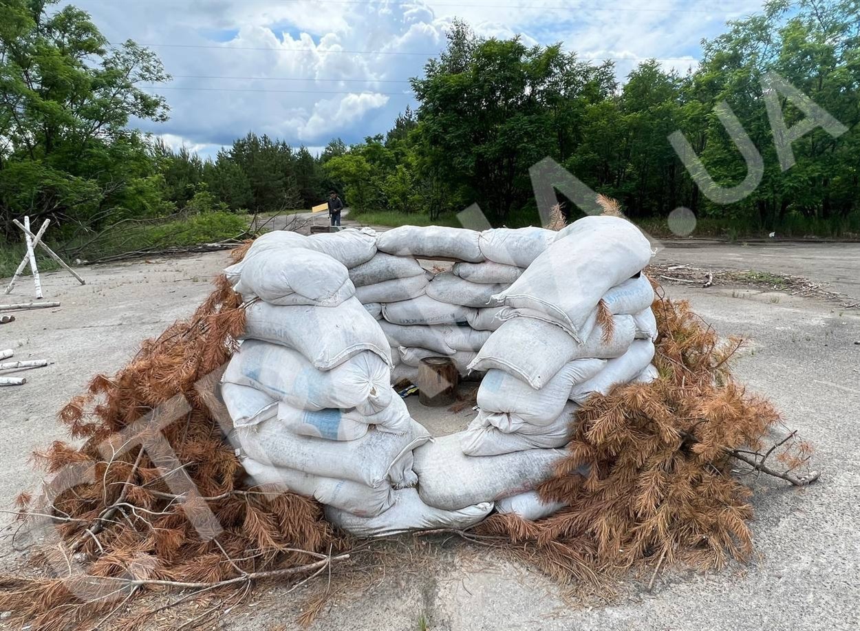 Блокпост росіян на околиці Рудого лісу