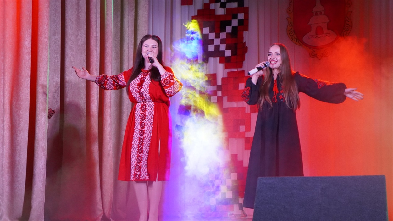 Патріотичнф пісні виконували дует «Lyach/Petrova»