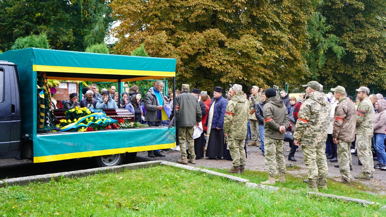 Траурний кортеж з міста поїхав у рідне село Героя, в Пологи-Яненки