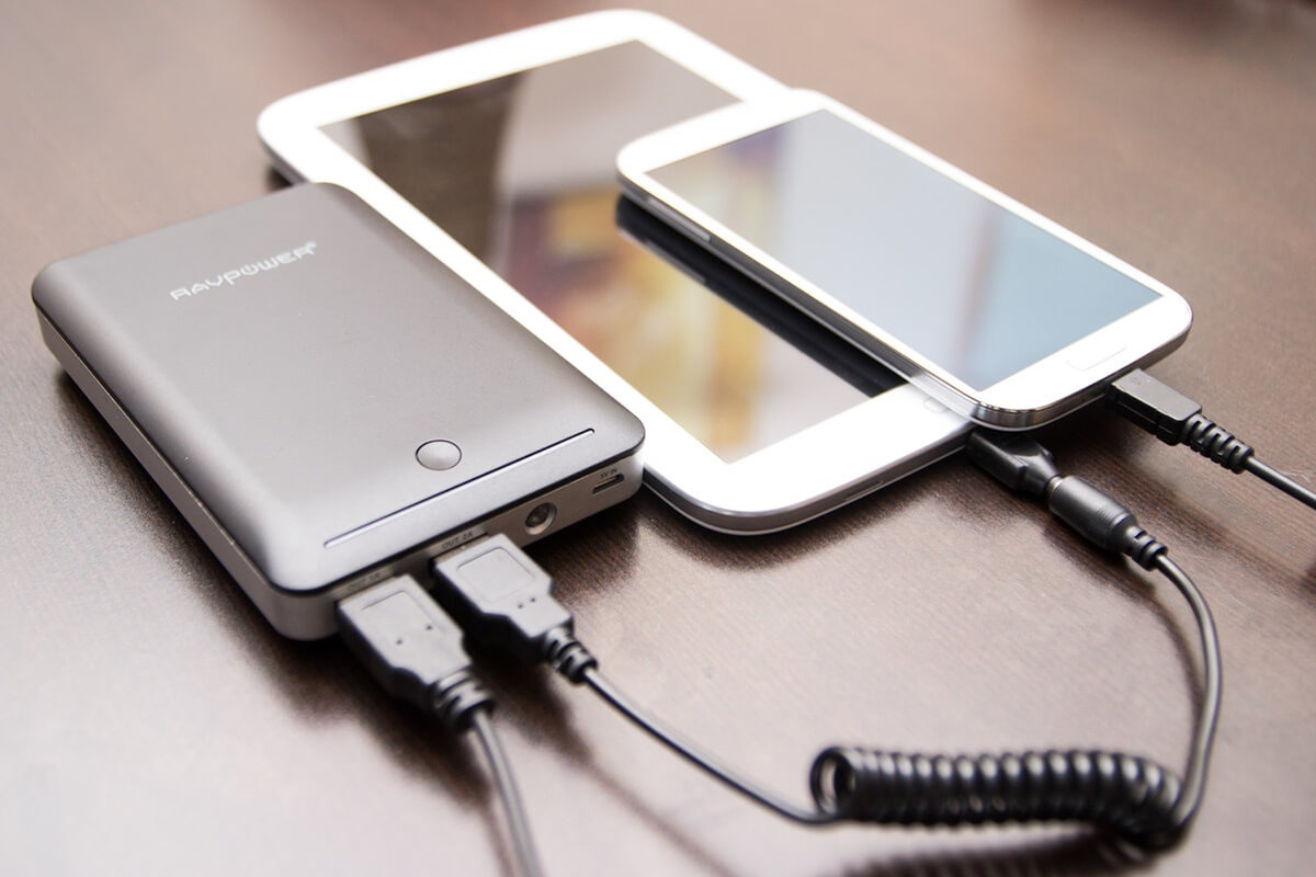 Повербанк із двома USB-роз'ємами