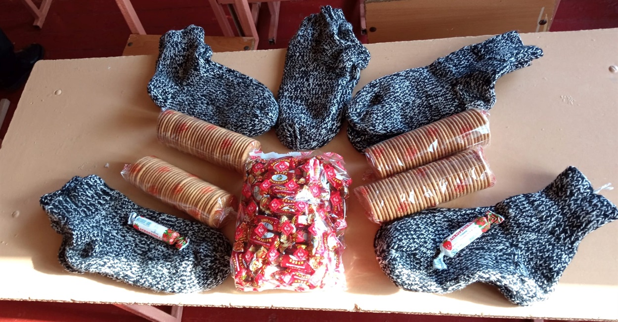 Гостинці воїнам від родини Виноградніх 