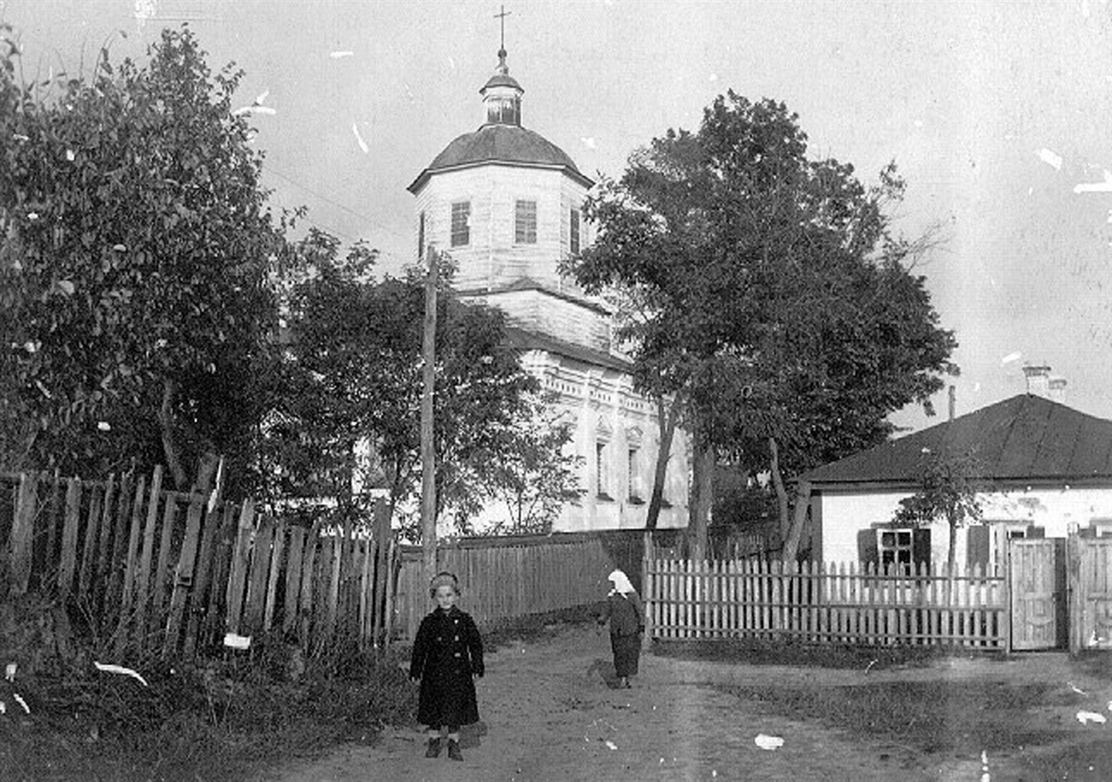 Вид на Михайлівську церкву