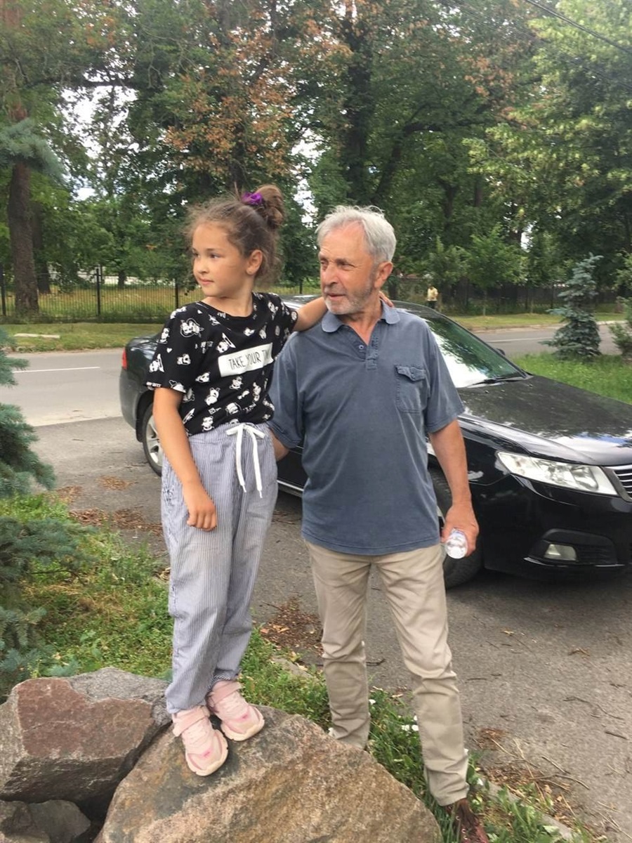 "Донька  такий заряд молодості додала!"