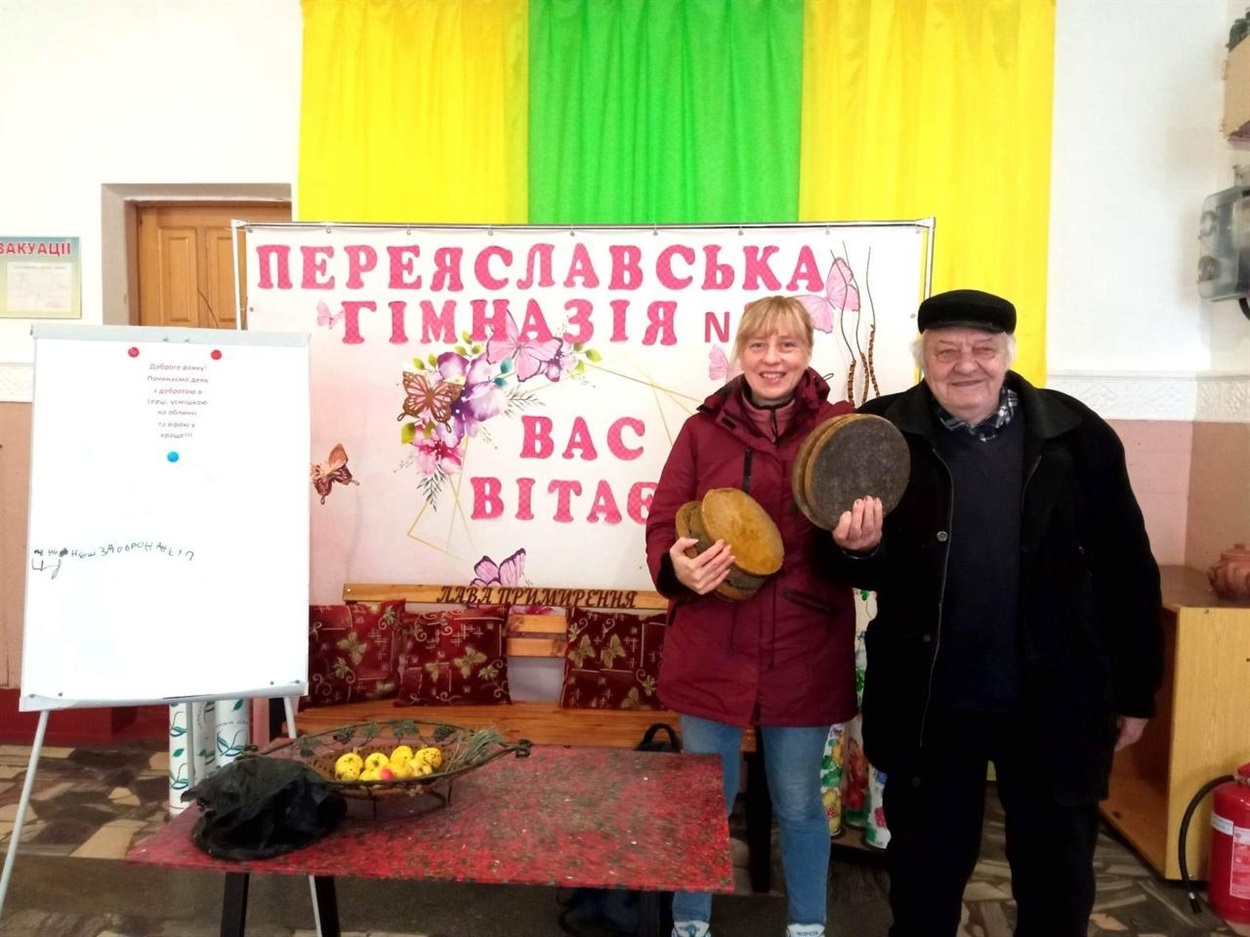 З воску від Павла Миколайовича виготовили окопні свічки для воїнів