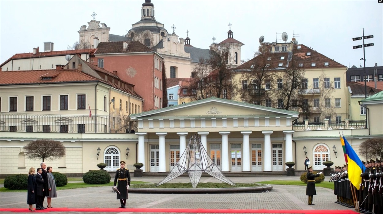 Візит президента України Володимира Зеленського до Вільнюса, 27 листопада 2019. (AP Photo/Mindaugas Kulbis)