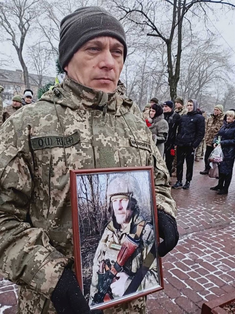 Воїна Олександра Пінчука поховали в Борисполі на Книшовому меморіальному цвинтарі 