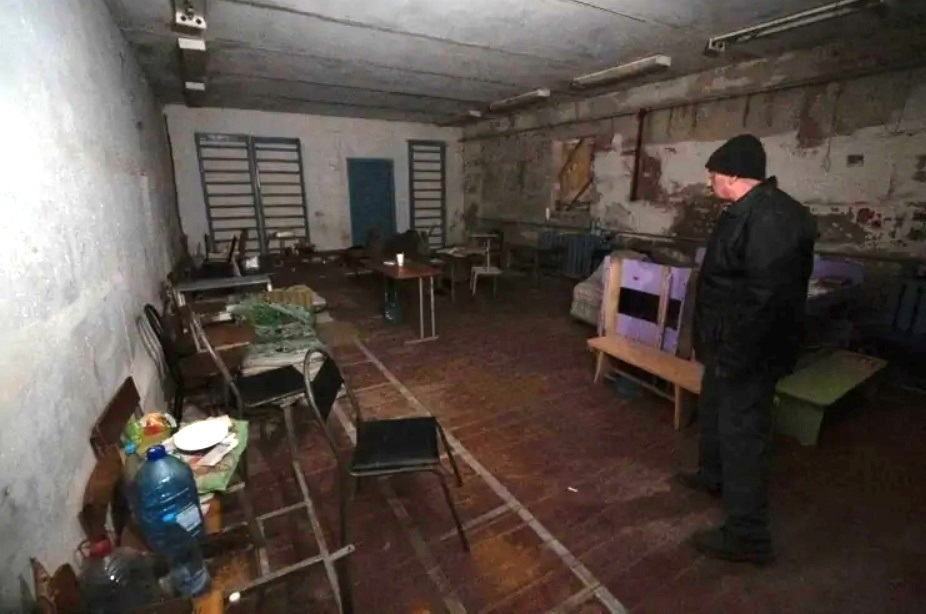 Коли окупанти зайшли в село, місцевих зігнали в одне місце — шкільний підвал
