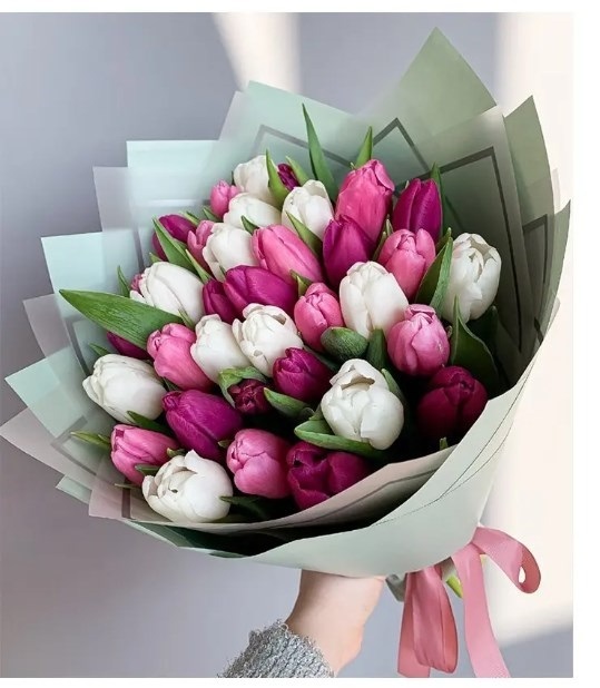 https://ukraflora.ua/ru/catalog/f-bukety-na-8-marta/