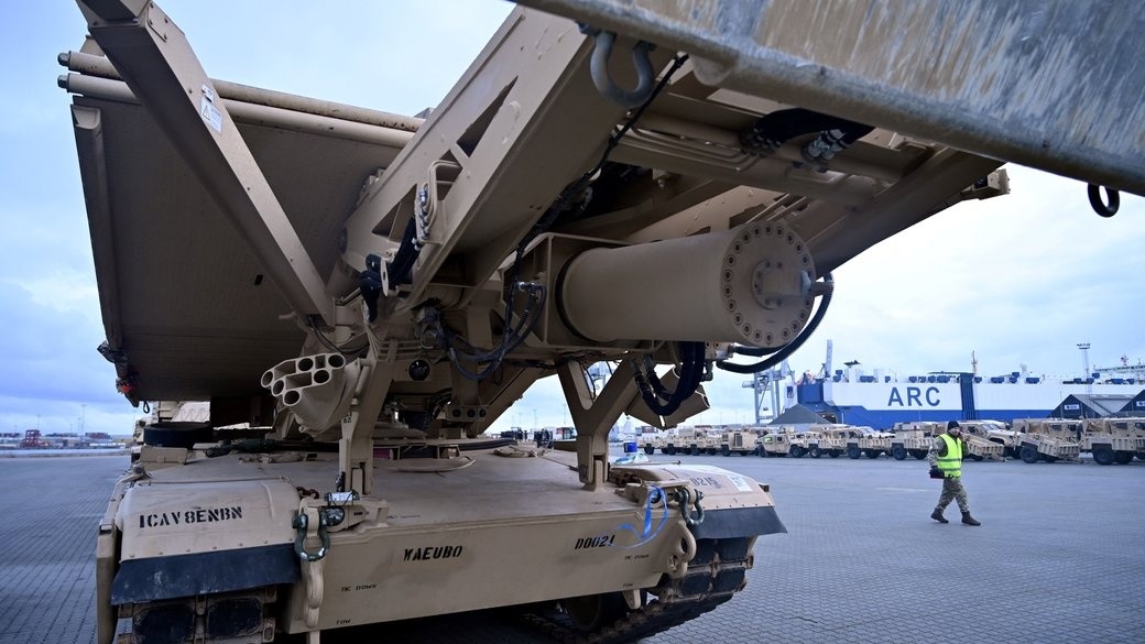Система Armored Vehicle Launched Bridges для укладання мостів армії Сполучених Штатів