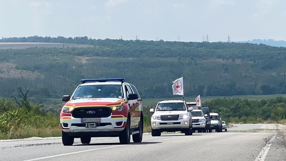 Автомобілі з тілами загиблих українських військових