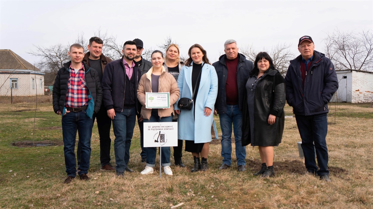 За ініціативи компанії "НВО буд" біля Будинку культури в Горбанях посадили парк