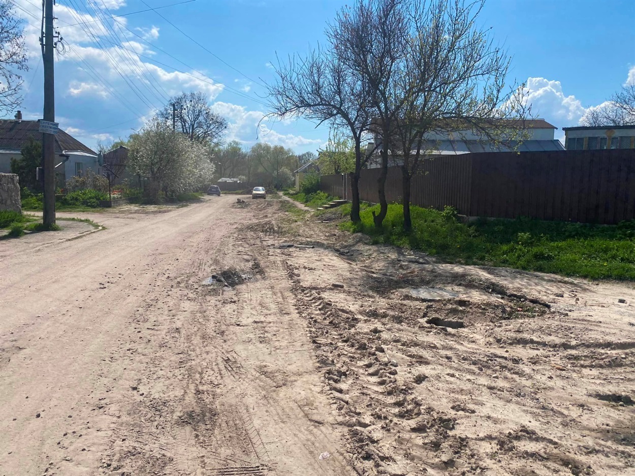 Аварійний каналізаційний колодязь на Гімназійній 