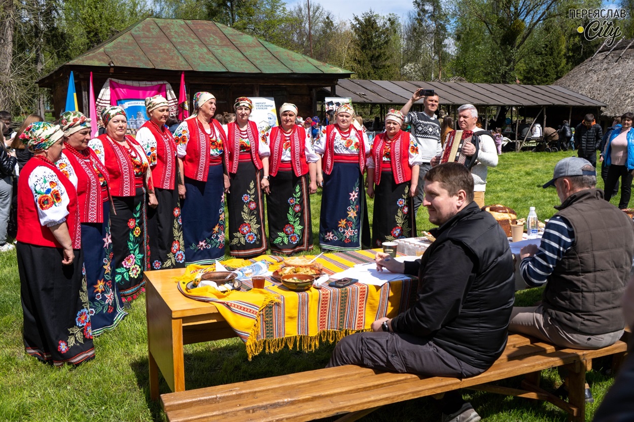 Команда Ташанської громади презентує журі "Куліш воїна"