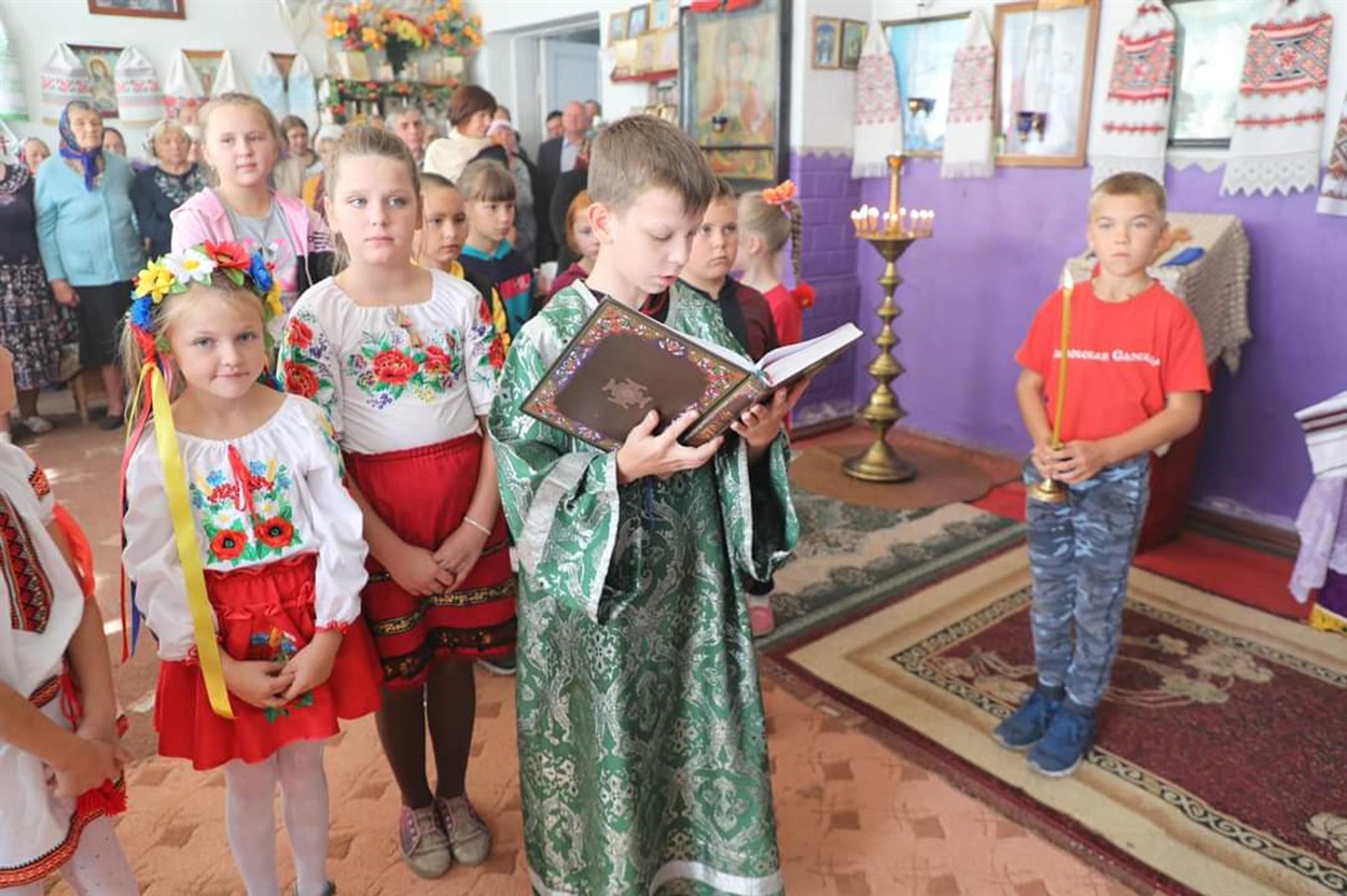 Під час Богослужіння в церкві села Фарбоване