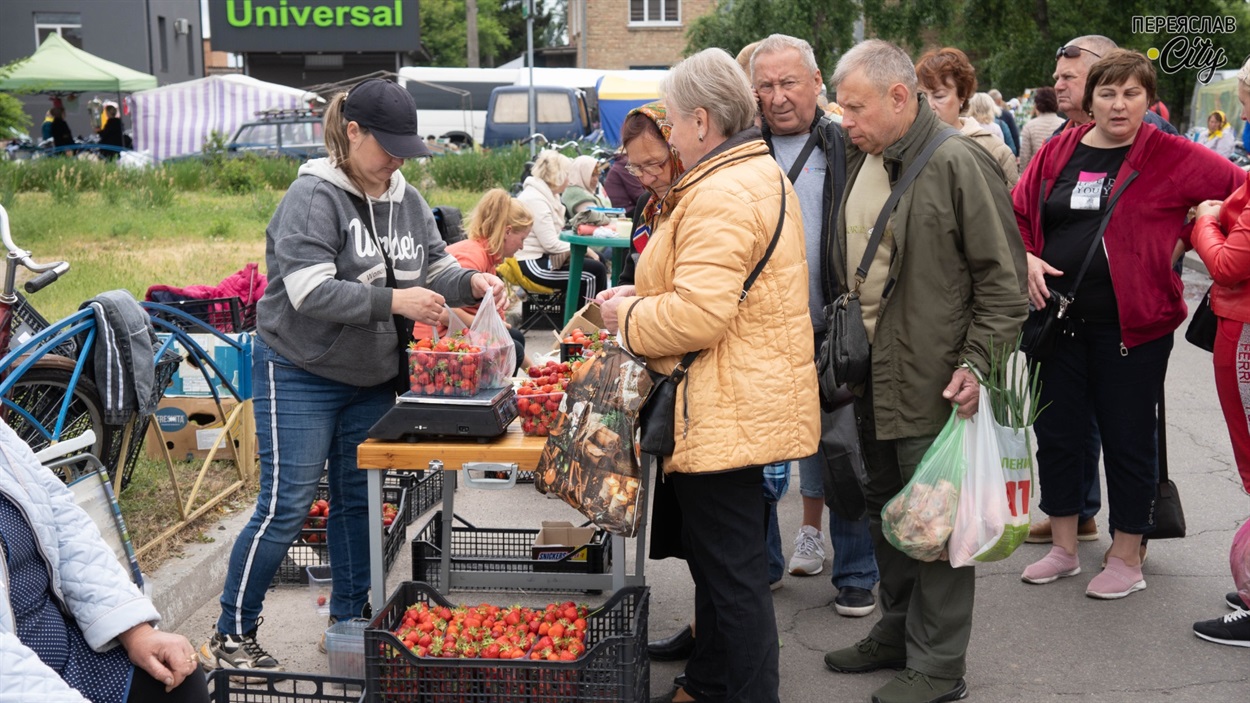 По циблівську полуницю треба було постояти в черзі