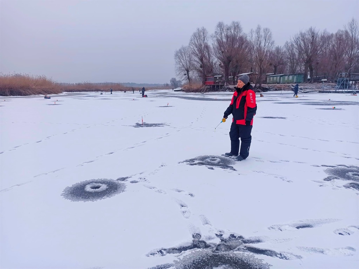 Щука ловиться і зимою