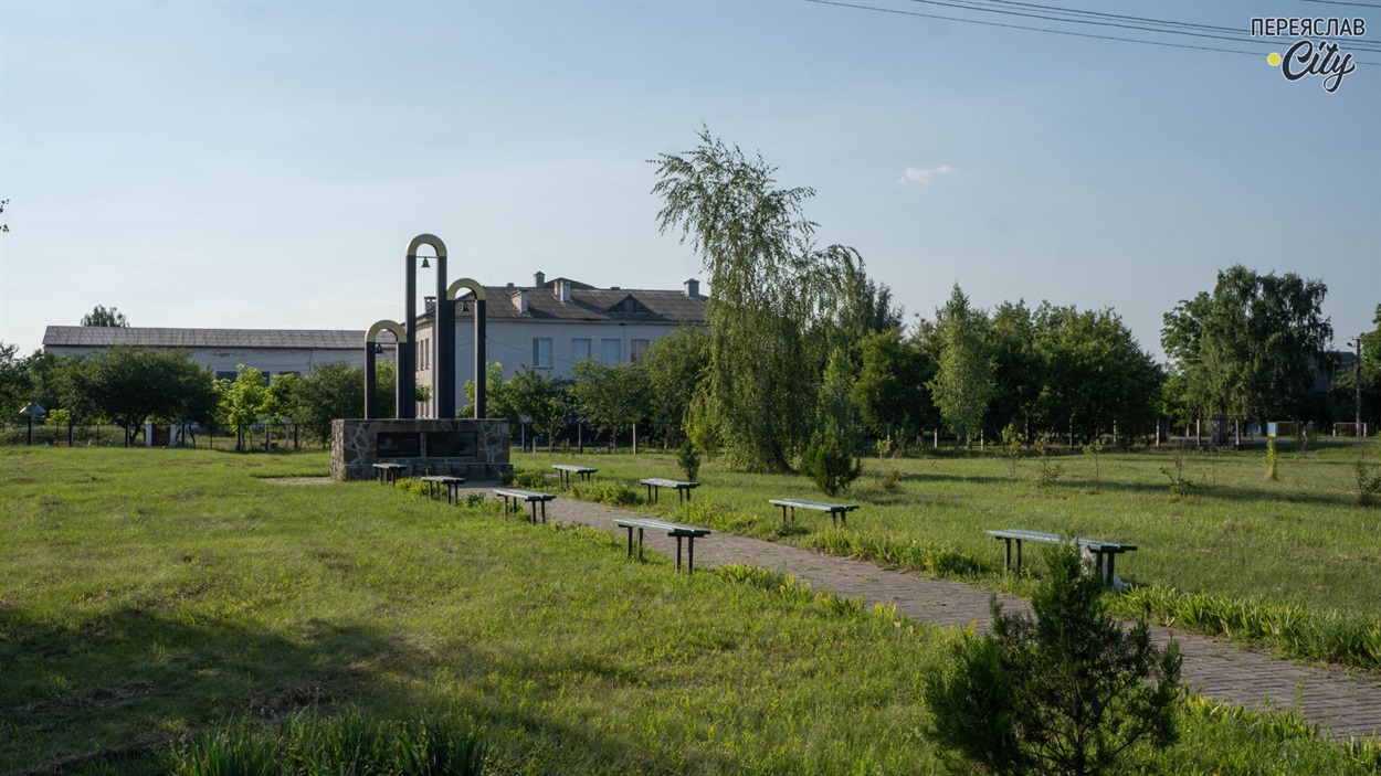 Школа у Ковалині