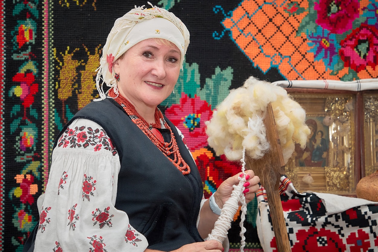 Любов Онопрієнко запросила заспівати земляків на столичному заході