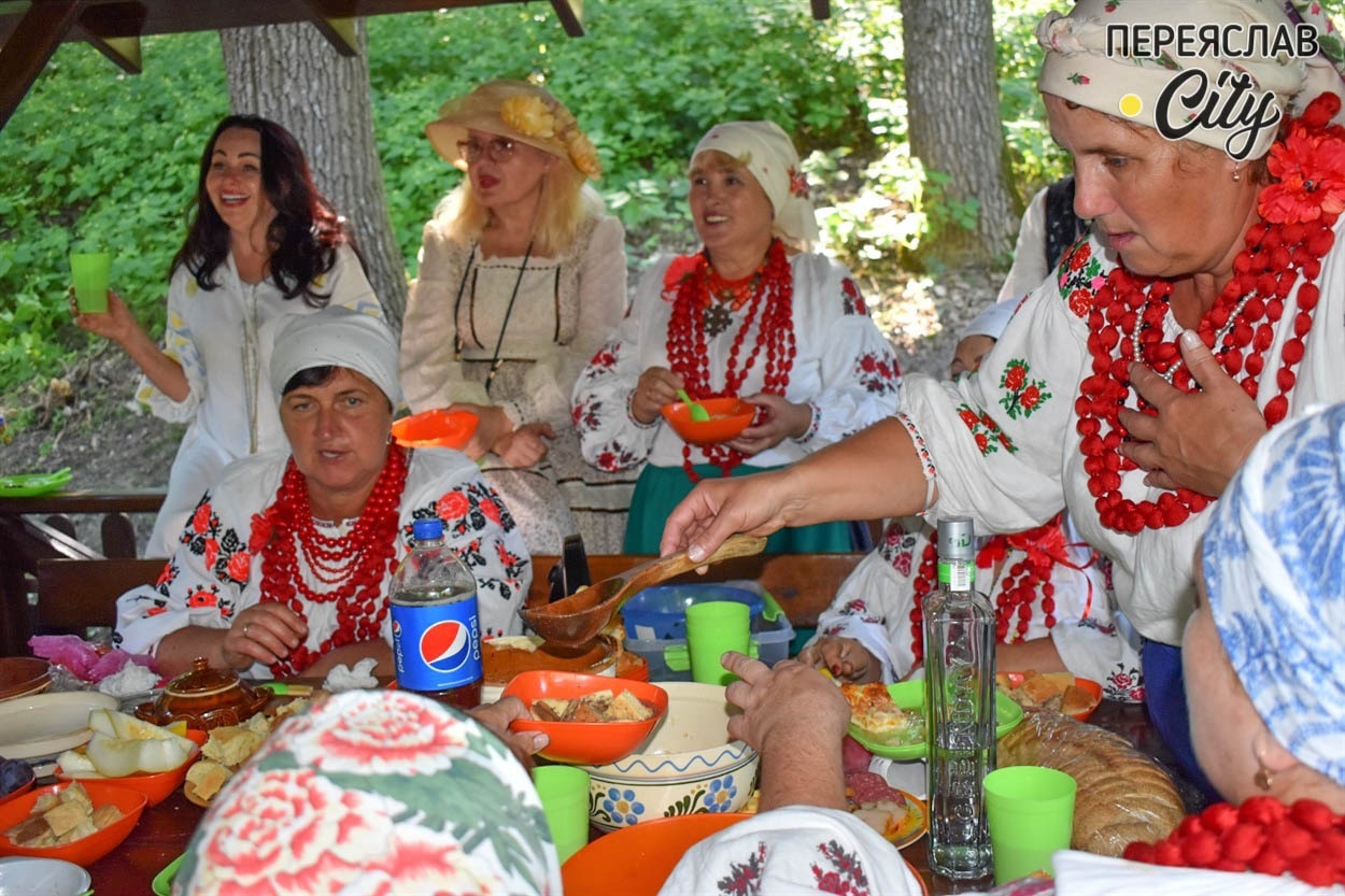 Традиційне українське частування на Маковія від горбанівських господинь – макові шулики