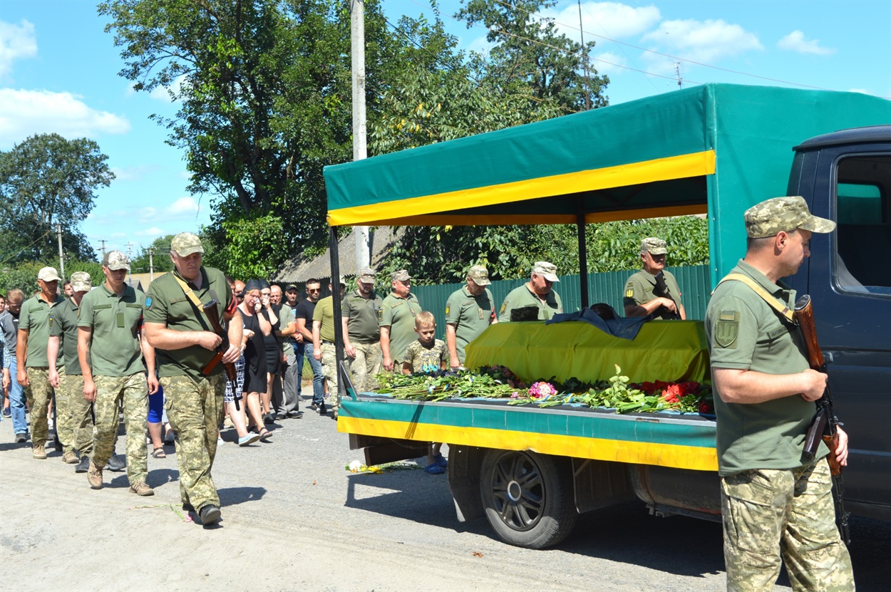 Поховали воїна Сергія Бойка  з усіма військовими почестями