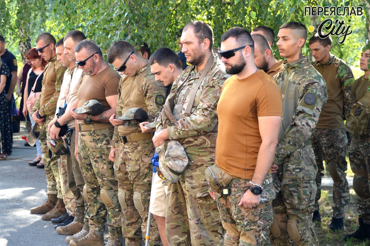 На відкриття дощок приїхали побратими Миколи Курика